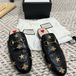 Gucci Princetown Mules
Black Leather
Bee Accent